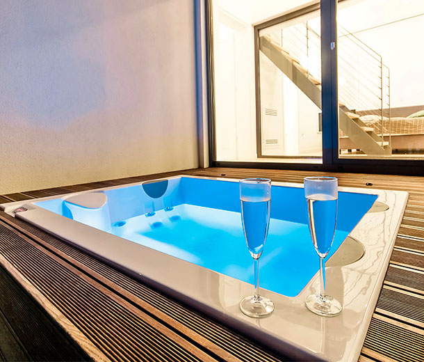 Спа-бассейн Jacuzzi UNIQUE Built In (рис.2) Спа-бассейн Jacuzzi UNIQUE Built In (рис.2)